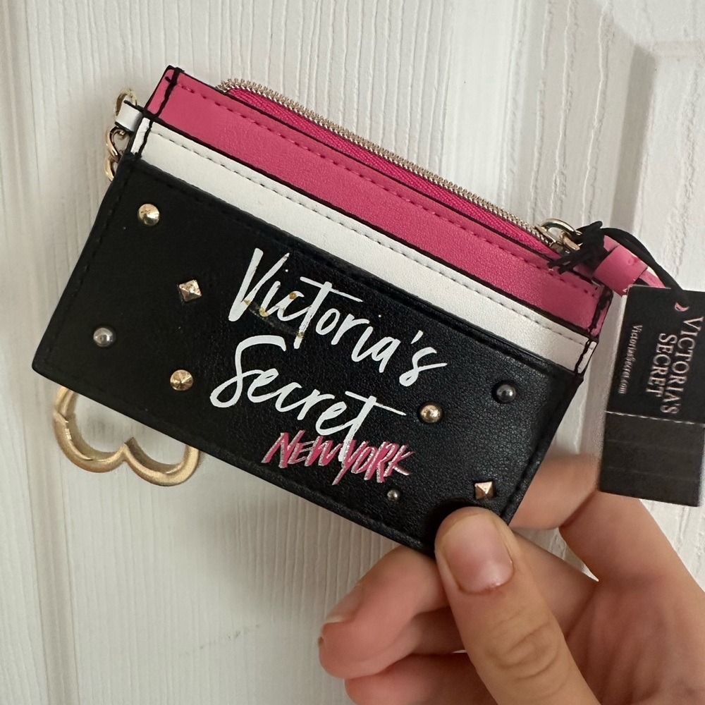 NWT Victoria’s Secret New York Card Holder